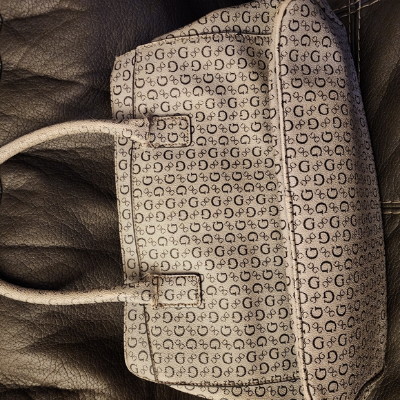 GUESS Leopard Print Women's Bag - Picture 3 of 3